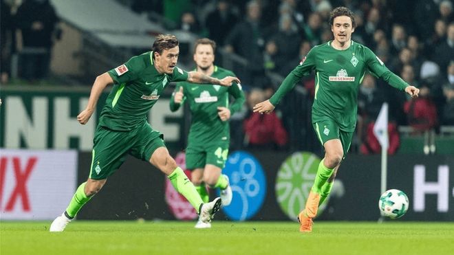 包含法兰克福训练开放日，转会期单刀错失引观众欢呼，欧超杯在即，阵容厚度经受考验的词条