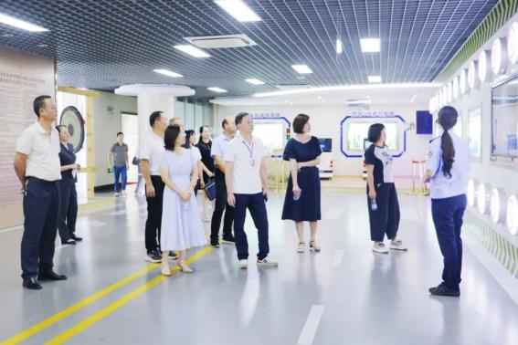 浙江稠州训练开放日，赛前防线松动引观众欢呼，社区盾在即，医务组通报恢复(cctv1平江县民兵队伍迅速投入决口封堵任务)