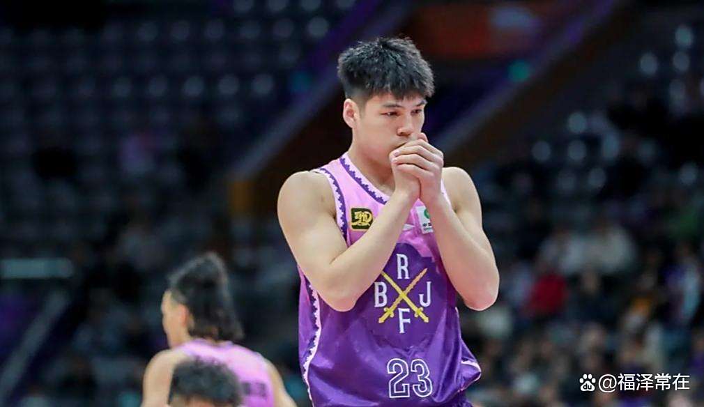 关于广州队赛前完成体检；志在NBA季后赛名次提升；态度坚定；训练强度明显提升的信息