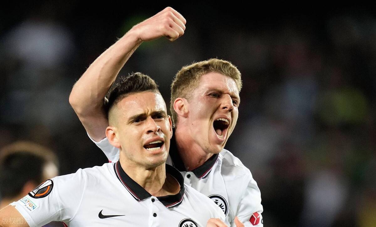 爱游戏娱乐 - 马尔穆什告别法兰克福球迷 