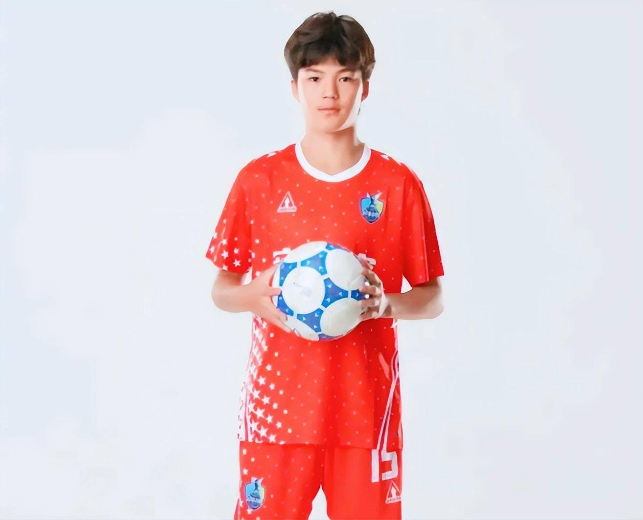 关于武汉三镇转会期官宣签约,志在西甲名次提升,更衣室稳定,控场能力受关注的信息 关于武汉三镇转会期官宣签约,志在西甲名次提升,更衣室稳定,控场能力受关注的信息