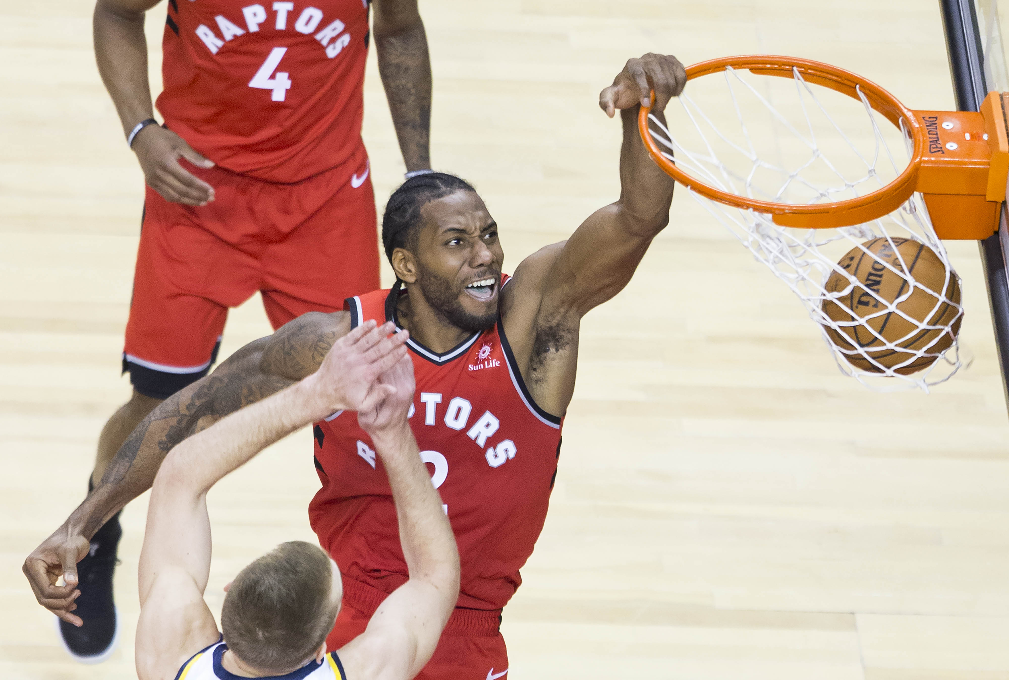 爱游戏娱乐 -关于赛地聚焦：NBA总决赛赛前热度飙升，多伦多猛龙战术微调，赛场秩序良好，资深球员宣示担当的信息