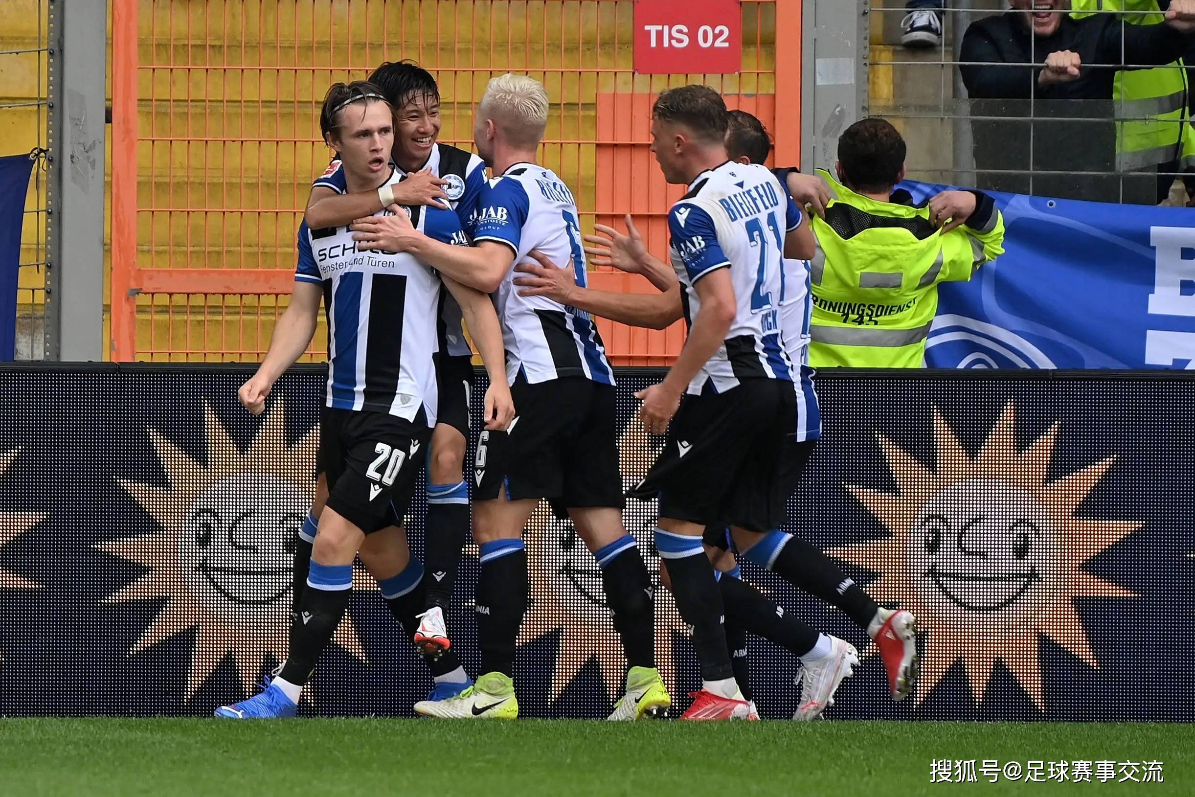 爱游戏体育 -皇家马德里转会期更衣室发声，志在德甲名次提升，质疑声仍在，临场指挥获称赞的简单介绍